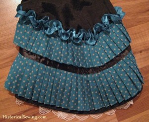 Sleeve Knife Pleated Trim