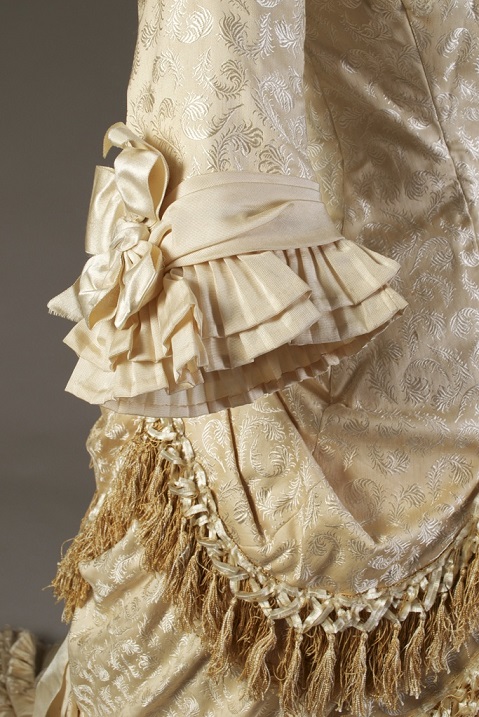 1879 Wedding Gown detail KSUM