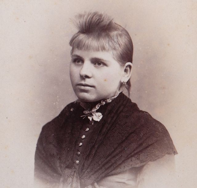 1880s Victorian girl with funny bangs