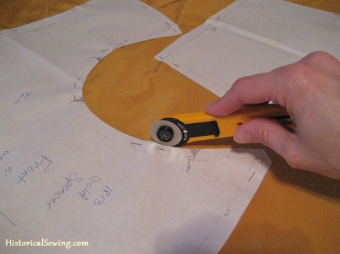 Cutting Armhole with Rotary Blade
