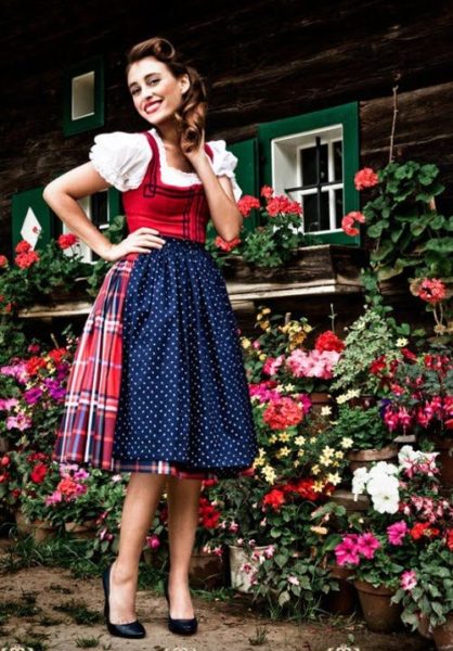 For the Love of Dirndls – A New Obsession – Historical Sewing