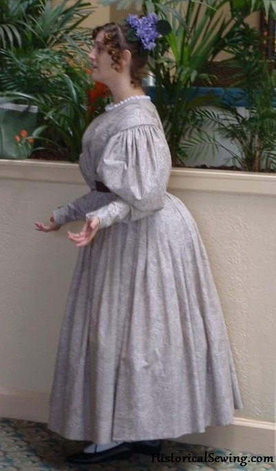 Jennifer's first 1830s dress in cotton paisley